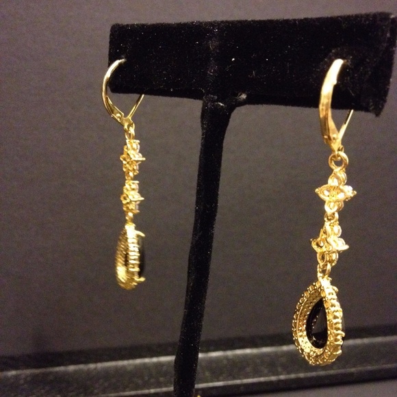 Fancy ONYX Floral Teardrop Earrings & Necklace SET - Picture 3 of 8